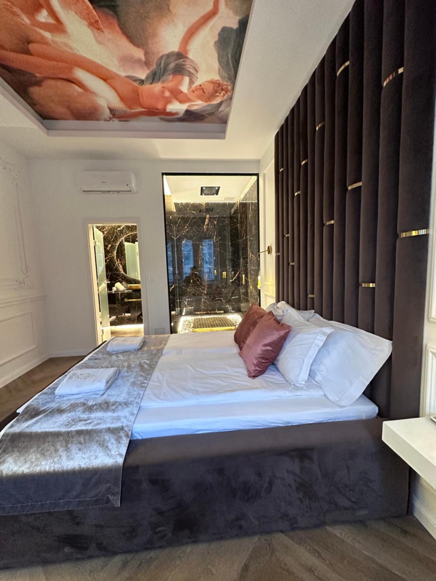Jacuzzi Royal Suite Будапеща Екстериор снимка