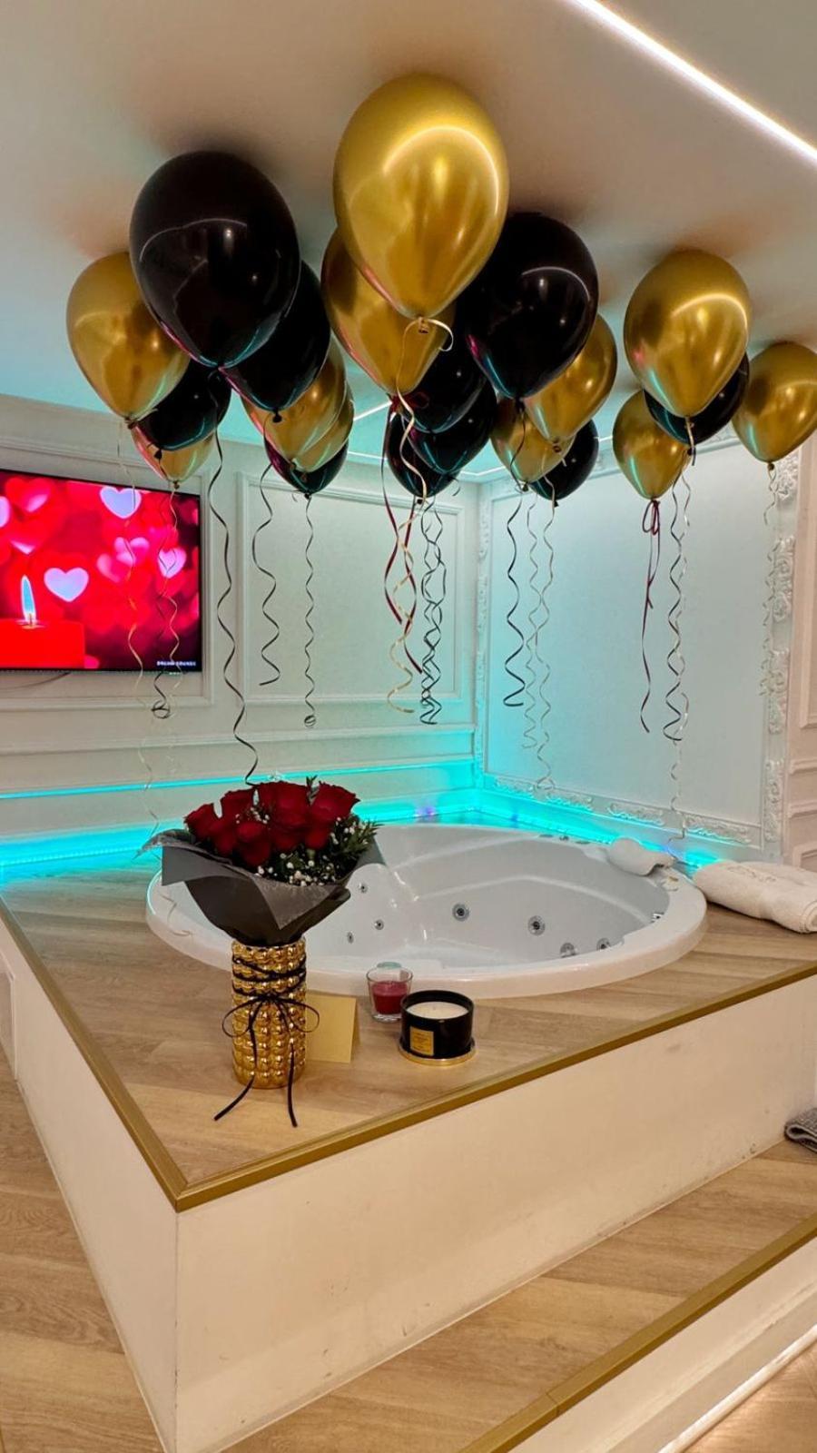 Jacuzzi Royal Suite Будапеща Екстериор снимка